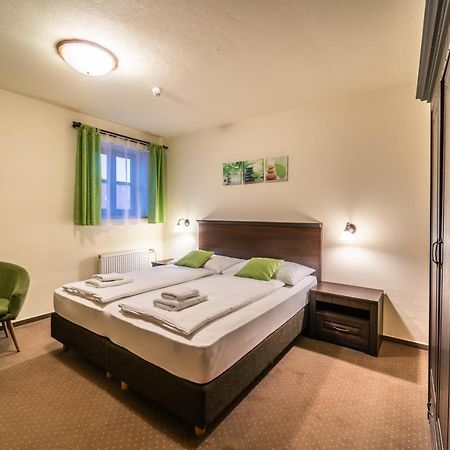 Hotel Koruna Prachatice Buitenkant foto