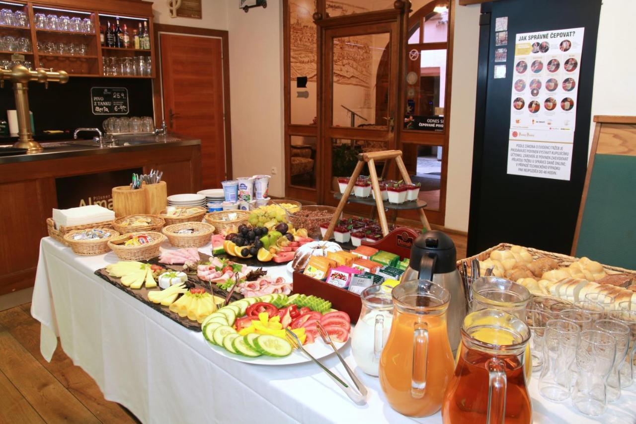 Hotel Koruna Prachatice Buitenkant foto