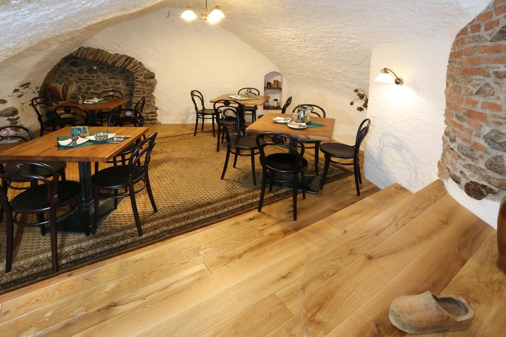 Hotel Koruna Prachatice Buitenkant foto