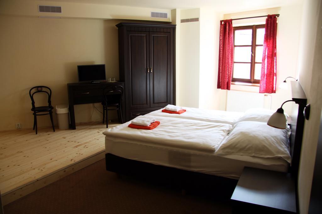 Hotel Koruna Prachatice Buitenkant foto