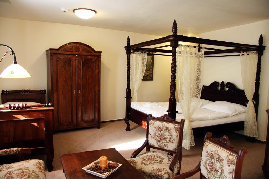 Hotel Koruna Prachatice Buitenkant foto