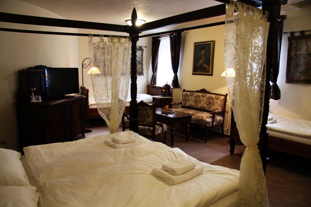 Hotel Koruna Prachatice Buitenkant foto