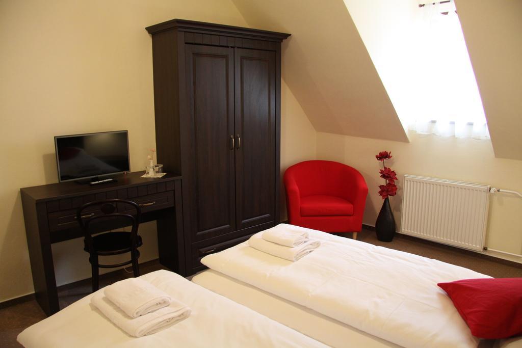 Hotel Koruna Prachatice Buitenkant foto