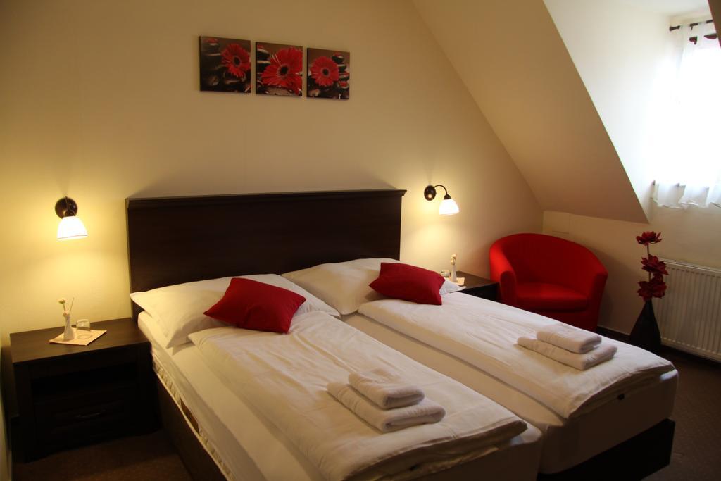 Hotel Koruna Prachatice Buitenkant foto
