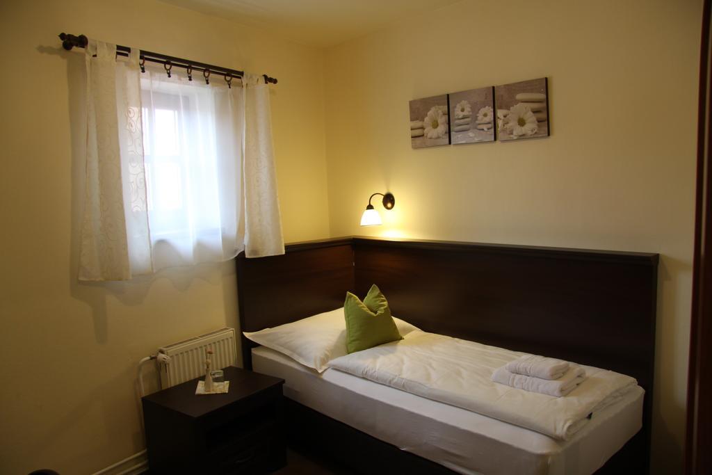 Hotel Koruna Prachatice Buitenkant foto