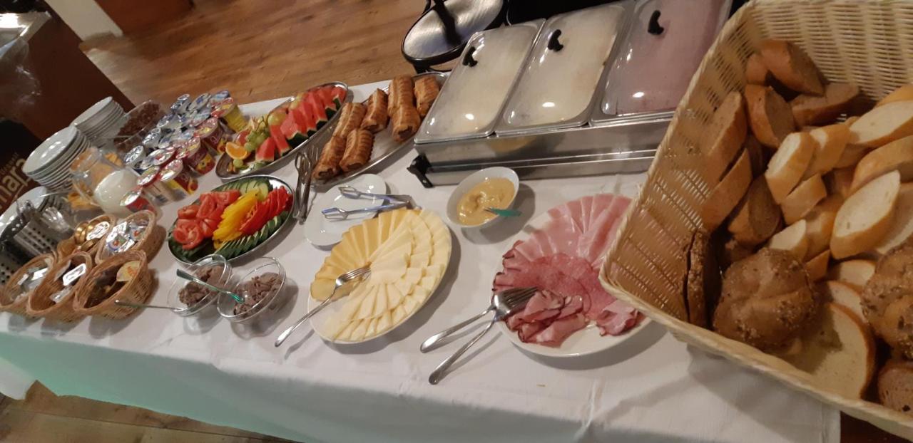 Hotel Koruna Prachatice Buitenkant foto